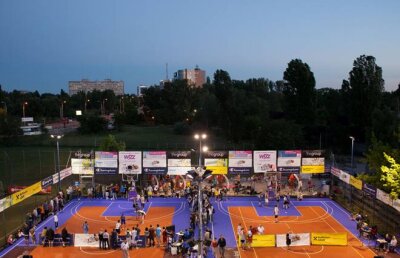 GALERIE FOTO / Debut furtunos la Wizz Air Sport Arena Streetball 2013!