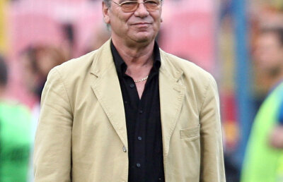 Reverenţa gloriilor » Foştii jucători ai Stelei salută titlul cucerit de echipa lui Reghecampf