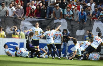 FOTO + VIDEO Steliştii, show după fiecare gol  » Cum s-au bucurat Latovlevici şi compania