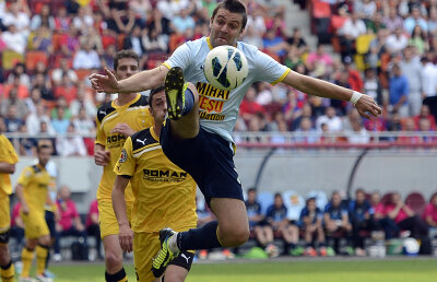 Rusescu nu ştie dacă va mai continua la Steaua: "Stabilim curînd dacă rămîn"