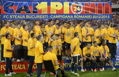 Nikolici a fost singurul jucător huiduit la premierea Stelei » Adevăratul motiv pentru care fanii nu l-au iertat