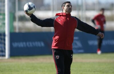 A venit vara, ard băncile » Ei vor antrena viitoarele 16 prim-divizionare! Ganea se bate cu Gane pentru acelaşi post