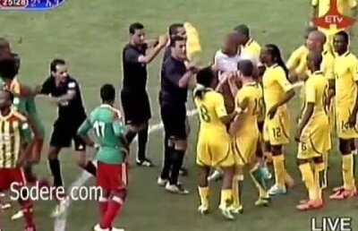 VIDEO Autogol de senzaţie marcat de un jucător al Africii de Sud » "Bafana Bafana", şanse minime de calificare la CM 2014