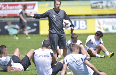 Reghe îi asigură pe stelişti: "Rămîn 100% la Steaua" » Ce spune despre Becali şi decizia din 24 iunie