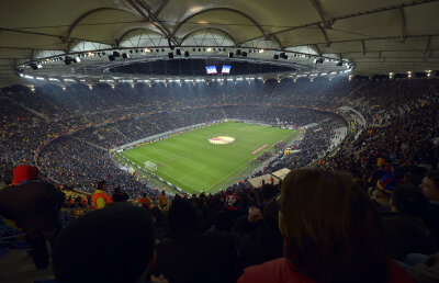 UEFA amăgeşte o asistenţă-record » Pe cine ţine federaţia continentală în joc de glezne