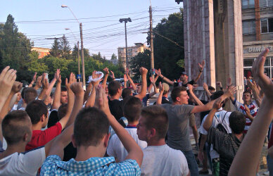 Suporterii Oţelului au ieşit în stradă să protesteze faţă de conducerea echipei