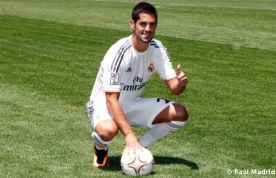 VIDEO şi FOTO » Isco a fost prezentat la Real Madrid » A luat numărul lui Beckham dar nu a sărutat emblema! Ce explicaţie a dat