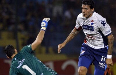 VIDEO Vîrf paraguayan în “Groapă” » Dinamo aşteaptă un campion din America de Sud