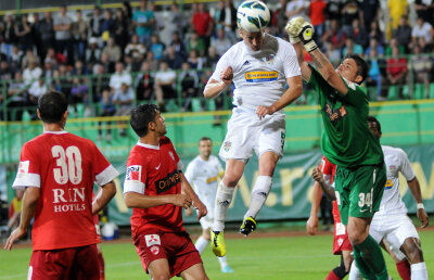 Porumboiu l-a pus pe lista Stelei » Cum a ajuns Celeban să evolueze ca fundaş central