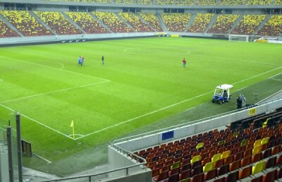 Zece zile de pauză degeaba » Gazonul de pe Naţional Arena e la fel de prost