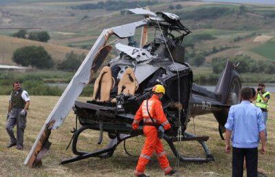 Continuă procesul pentru Avram! » Elicopterul în care şi-a pierdut viaţa omul de afaceri din Tg. Mureş a fost scos ieri din lacul Tăureni