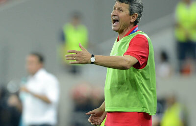 Discurs dur de adio! » Mulţescu a anunţat în vestiar că pleacă de la Dinamo. Primele variante ale lui Negoiţă