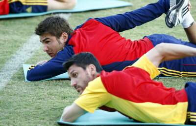 EXCLUSIV GSP TV Contre între Mutu şi Marica » SMS-ul care a deranjat: "Ai venit de pe plajă la naţională"