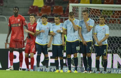 Steaua, fără un om de bază la meciurile cu CFR şi Legia » Reghe: "Are dureri la genunchi"