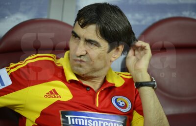 Fanii prezenţi pe stadion au cerut demisia lui Piţurcă după 1-1 cu Slovacia!