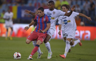 VIDEO N-au cu cine » Steaua continuă să ofere lecţii de fotbal adversarelor din prima divizie: 3-0 cu CFR