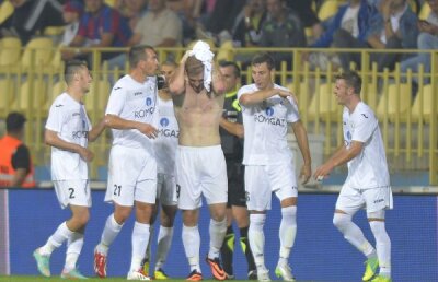 VIDEO+FOTO Comedie la Mediaş » Robertson a fost eliminat pentru un gest stupid, după golul marcat Stelei!