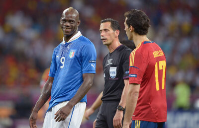 Numai arbitri de top » A condus finalele Euro 2012 şi LC 2012, iar mîine va fluiera Legia - Steaua