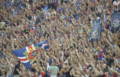 Steaua pune la dispoziţia fanilor un pachet special pentru meciul cu Schalke » Cît costă şi ce conţine