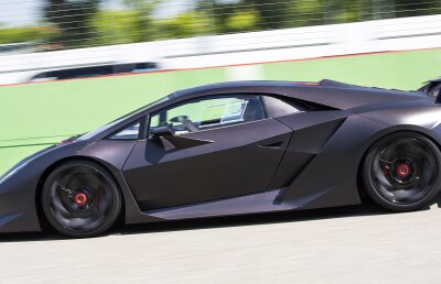 Al şaselea element » Cum arată maşina care costă 2,3 milioane de euro şi a fost produsă în doar 20 de exemplare