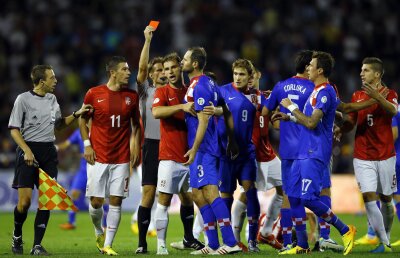 VIDEO Asasinici! » Simunici, atac kamikaze, criminal, asupra sîrbului Sulejmani