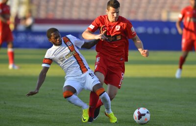 Ţucudean le răspunde suporterilor care îl înjură: ”Să fiţi sănătoşi!”