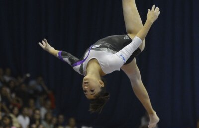 Ghinion după ghinion » Larisa Iordache are din nou dureri la picior, dar strînge din dinţi pentru Mondialele de peste 3 săptămîni