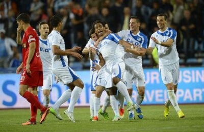 VIDEO+FOTO Remontada gorjeană » Dinamo a avut meciul în mînă la Tg. Jiu, dar s-a văzut învinsă de Pandurii, 1-2