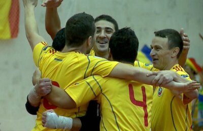 Naţionala României de futsal e aproape de calificarea la Euro 2014 » "Tricolorii" au învins Serbia, 2-1, în prima manşă a barajului