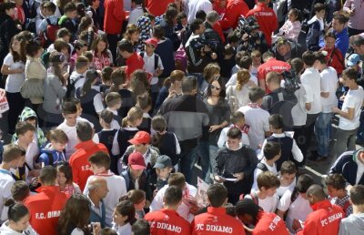 "Ora de Dinamo" a avut un nou episod » UPDATE / Mulţescu a avut un idol stelist: "Îi susţin şi în meciul de diseară"