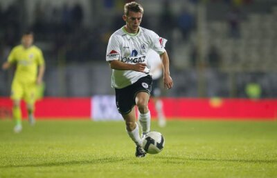 VIDEO Piticul şi bufonul » Eurogolul lui Borza a aprins un meci anost la Mediaş: Gaz Metan - U Cluj 2-1