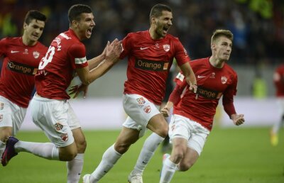 Ce variante are Dinamo pentru a-l înlocui pe Mulţescu » Votează în sondaj, care e cea mai potrivită?