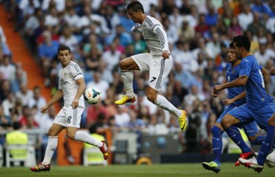 VIDEO ”Golgeterul Universal” » Ronaldo show: 13 şuturi, două goluri, unul cu călcîiul, la 4-1 cu Getafe