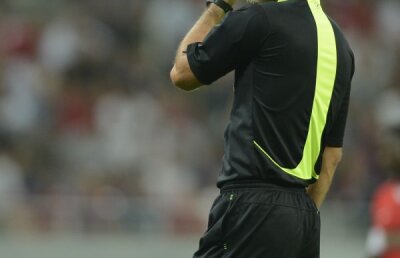 Omul în negru a fost mereu roş-albastru! » Iată dovada că maniera pro-Steaua pe care Colţescu a avut-o sîmbătă la Vaslui nu e întîmplătoare