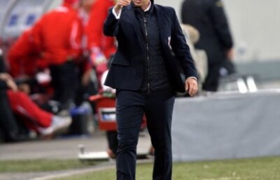 Andrei Vochin îl critică pe Reghecampf, la Radio GSP: "Are lacune mari! Tactic, nu arată că poate schimba multe, dar are un bun preparator fizic"