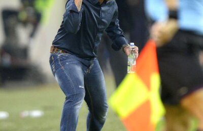 Tolontan despre diferenţa dintre Reghecampf şi antrenorul sud-african care a cîştigat titlul cu Timişoara la rugby