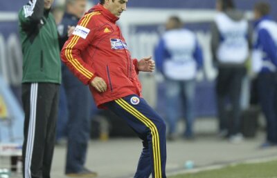 Dan Petrescu sare în apărarea lui Piţurcă: "Toată lumea le ştie pe toate, numai el nu ştie nimic?" :X