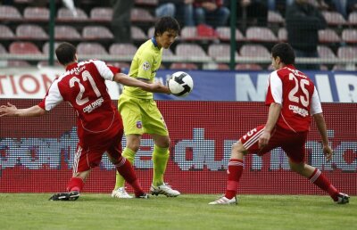 O fostă mare speranţă a Stelei dezvăluie: "Impresarii m-au îngropat! Am dat numai de oameni profitori"