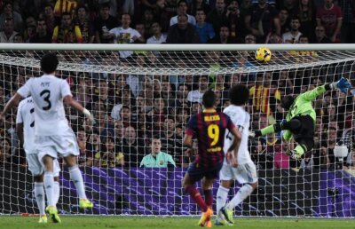 VIDEO Faza meciului din El Clasico » Capodopera artistului Alexis