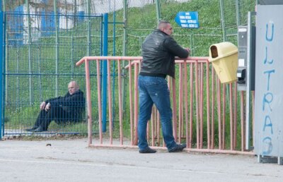 UPDATE Deşi a venit cu documentele, Ştiinţa n-a fost lăsată pe "Ion Oblemenco"! FOTO Mititelu a cedat nervos