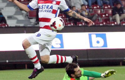 Doamnelor şi domnilor, Henrique! » Brazilianul Oţelului a decis calificarea în sferturi: 2-1 cu Corona