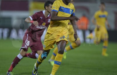 FOTO Petrolul a cîştigat derby-ul optimilor cu Rapid, scor 2-0