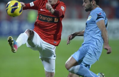 VIDEO Buni, dar noroc cu Balaj » Dinamo a reuşit o victorie la limită cu Braşov, 2-1. Arbitrul n-a văzut al doilea penalty