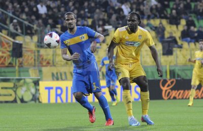 FOTO şi VIDEO FC Vaslui - Petrolul 1-1 » Ploieştenii rămîn fără victorie în faţa moldovenilor