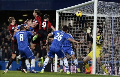 VIDEO Chelsea ajutată de arbitru să evite umilinţa cu WBA » Penalty comic la căderea teatrală a lui Ramires