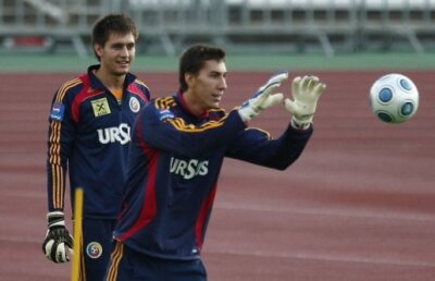 Accidentarea lui Tătăruşanu îi dă mari bătăi de cap lui Piţurcă: "Va decide cine apără abia în ziua meciului"