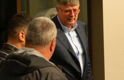 Atacuri pe ultima sută » Dragomir îl dă de gol pe Gino: "Am auzit de o întîlnire în seara asta! Eu nu fac aşa ceva"