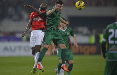 Jucătorul grec al Chiajnei laudă naţionala noastră, dar vede naţionala sa la Mondial » Papasterianos: "România are o viteză în plus"