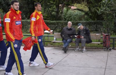 FOTO GSP.RO te ţine la curent cu tot ce se întîmplă în Grecia » Tricolorii au ieşit la încălzire