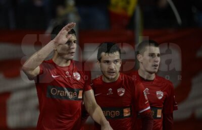 VIDEO+FOTO Dinamo s-a impus în faţa Gazului Metan, 1-0, de ziua lui Stoican